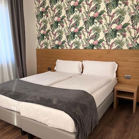 Hotel Belvedere Spiazzi Di Caprino Kültér fotó