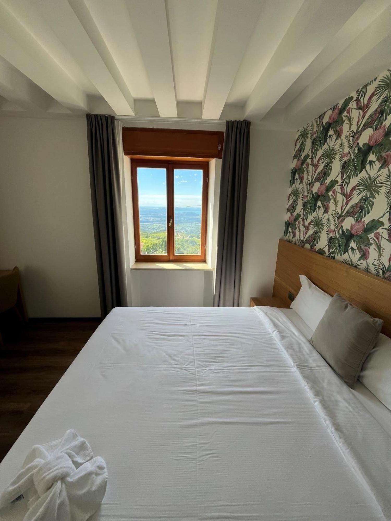 Hotel Belvedere Spiazzi Di Caprino Kültér fotó
